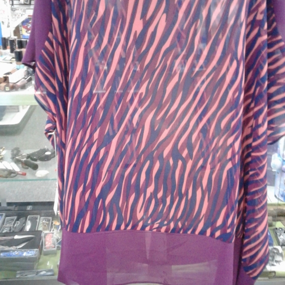 Blouse - Picture 2 of 3